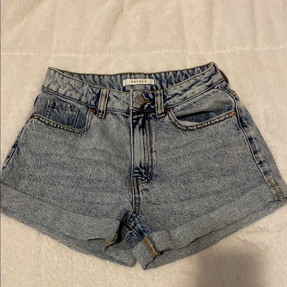 pacsun medium wash denim shorts